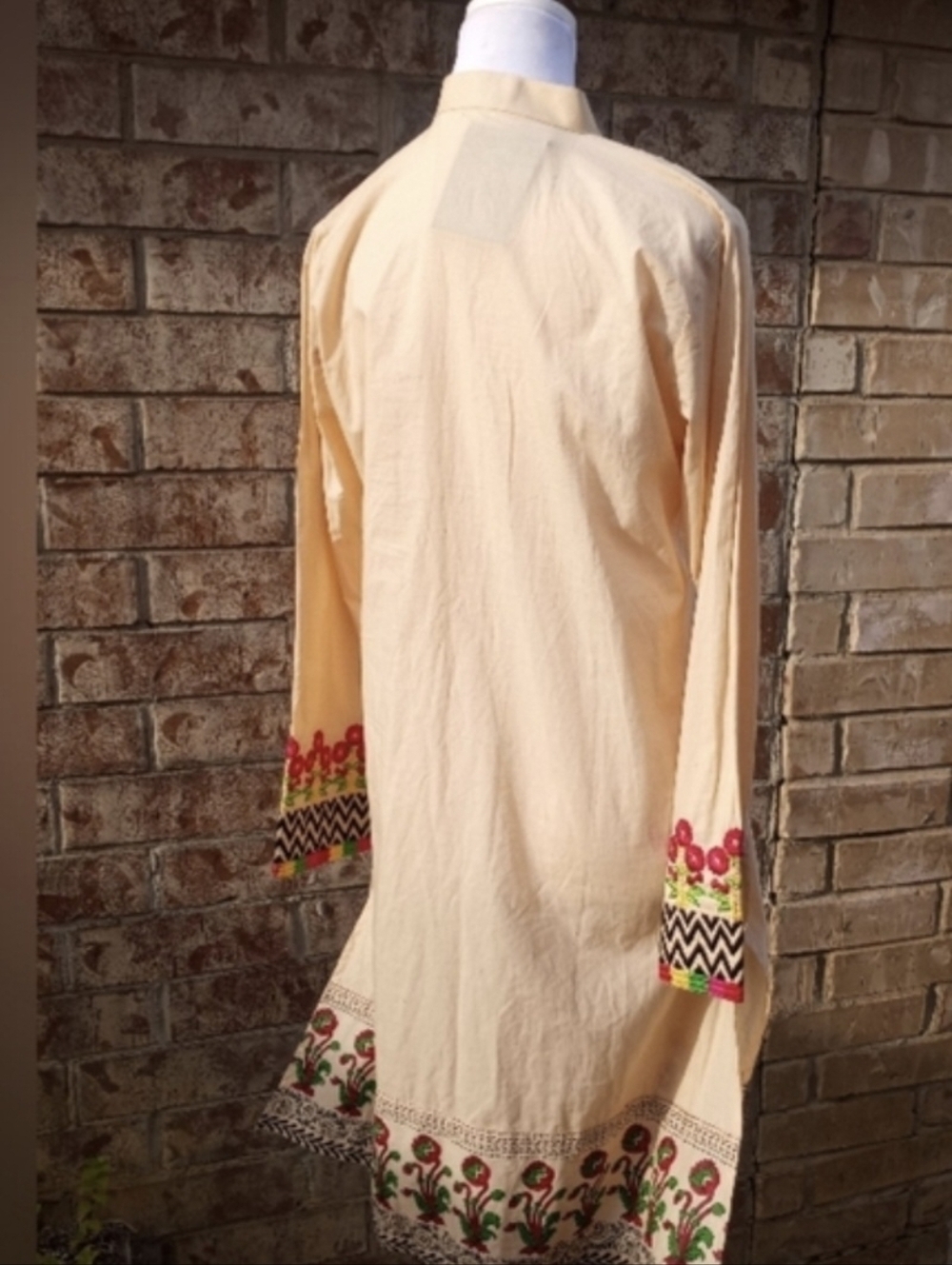 Thredz Cora Karta Beige Cambric Floral Embroidered Dress   Women Size Medium - Picture 4 of 16